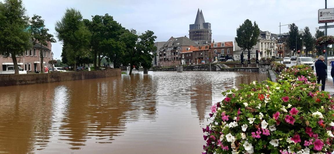 Roermond Uniek Stadspand, Compleet Woonhuis Esterno foto